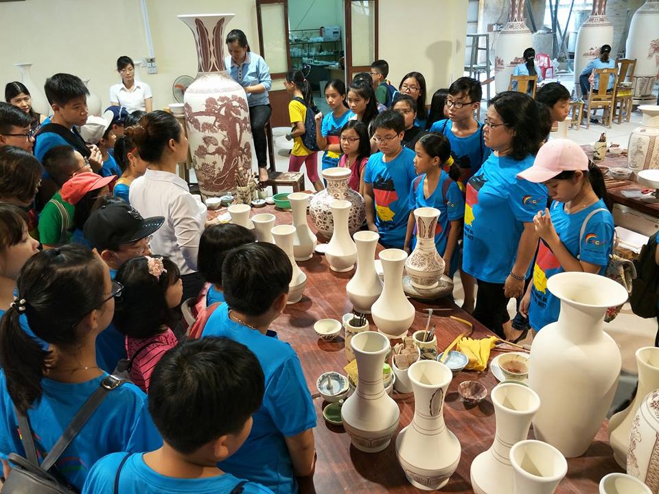 Thăm nhà máy gốm Chu Đậu
