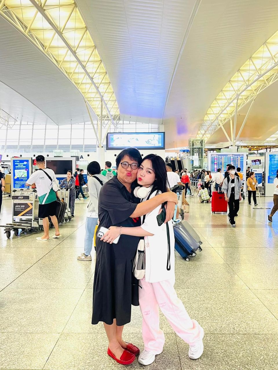 Phạm Mỹ Duyên chính thức du học nghề