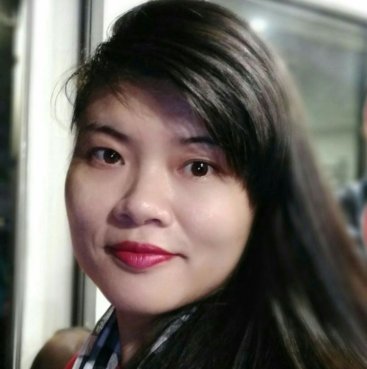 Nguyễn Minh Nguyệt (mẹ Linh Gia Linh lớp Dresden)
